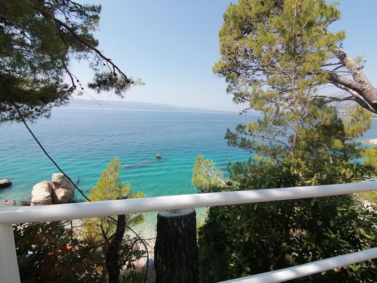 Apartmani Mares - 20 M From The Beach Brela Exterior photo