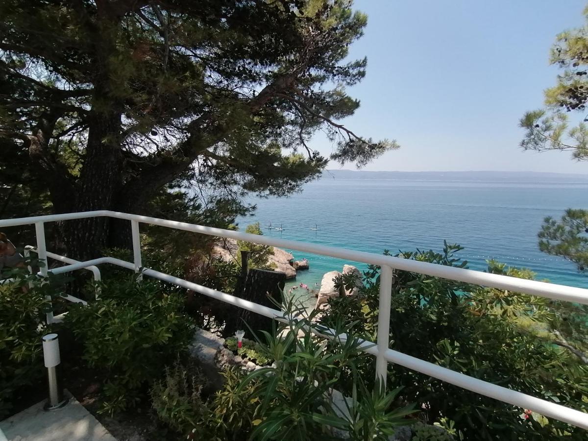 Apartmani Mares - 20 M From The Beach Brela Exterior photo