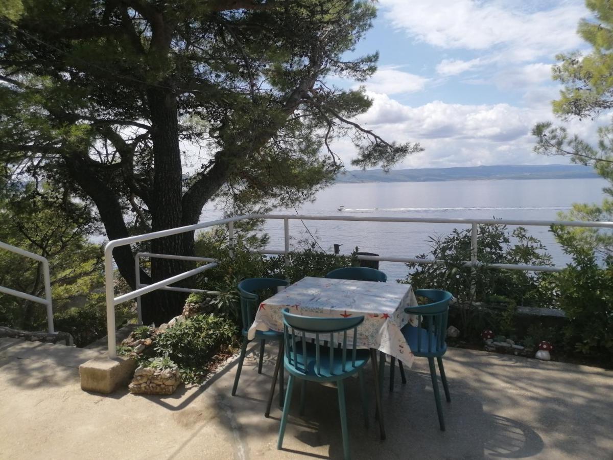 Apartmani Mares - 20 M From The Beach Brela Exterior photo