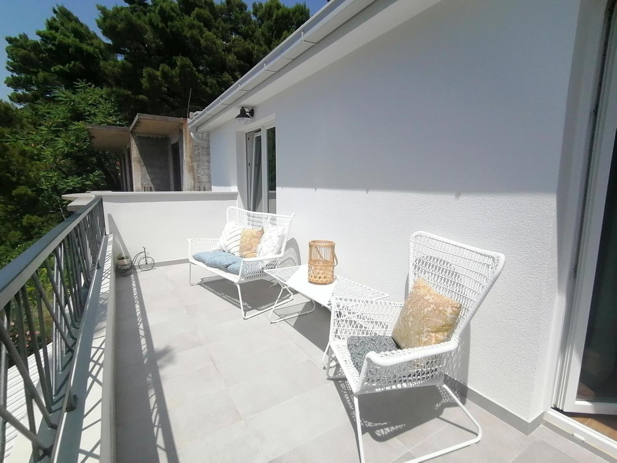 Apartmani Mares - 20 M From The Beach Brela Exterior photo